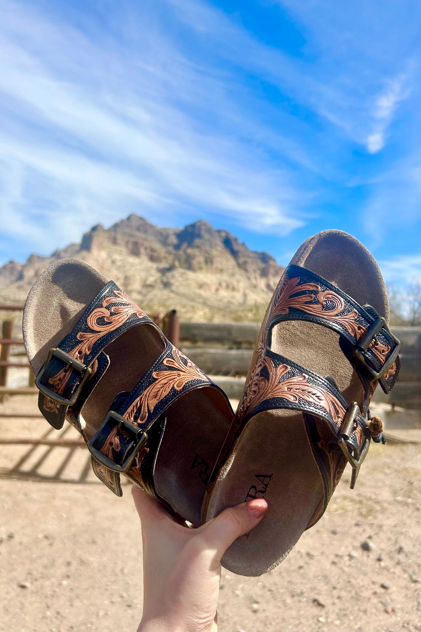 Falling Feather Black & Brown