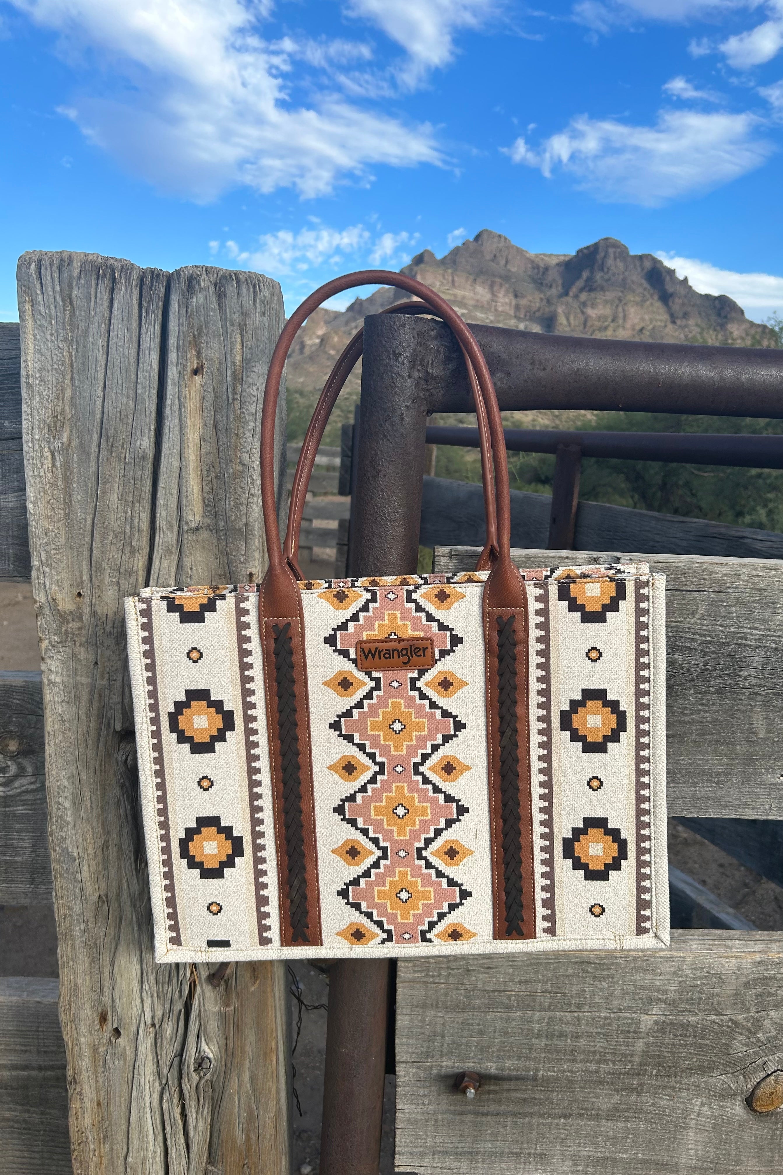 Wiseman's Western & Work - the viral Wrangler purses are HERE !! ⚡️ • grab  em while you can!! •, Wrangler Purse Strap - valleyresorts.co.uk