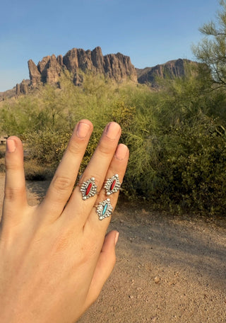 LITTLE WESTERN SPARK ❖ Petite Stone Ring