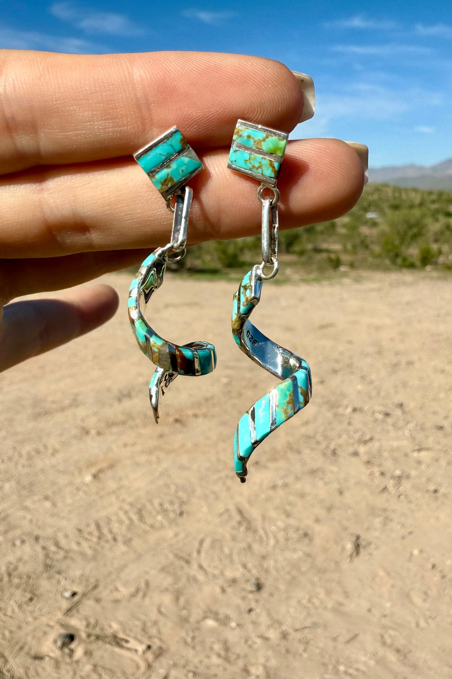 Viral SHORT twist Earrings