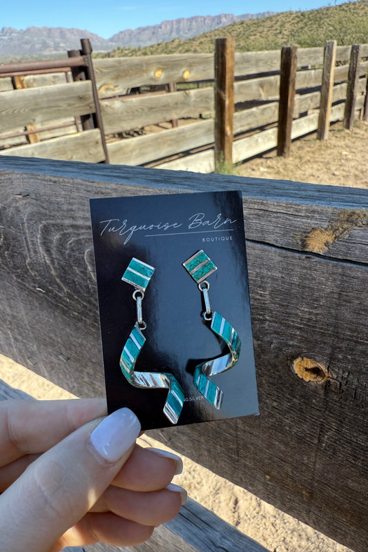 Viral SHORT turquoise earrings