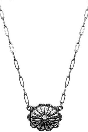 Concho Flower Short Chain Necklace